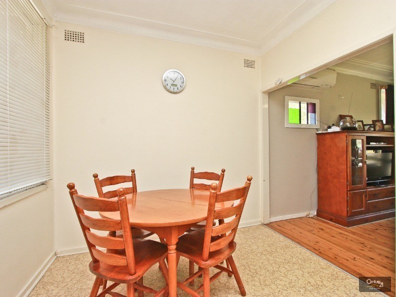 33 Joanne Street, Kotara NSW 2289