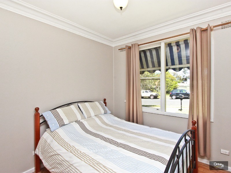 33 Joanne Street, Kotara NSW 2289