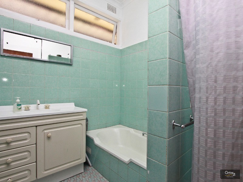 33 Joanne Street, Kotara NSW 2289