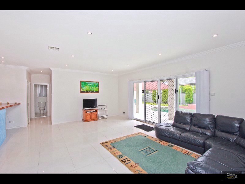 4 Morley Court, Cameron Park NSW 2285