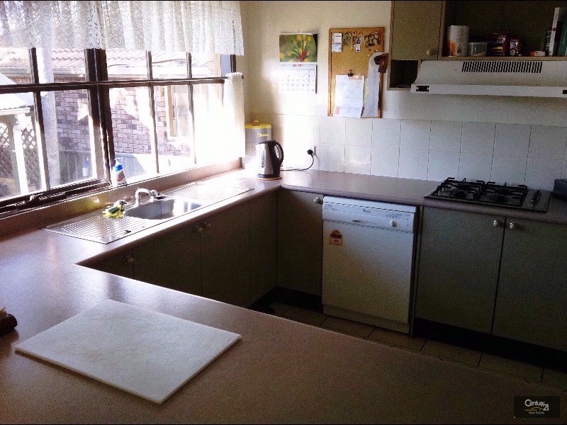 8 Carbora Close, Maryland NSW 2287