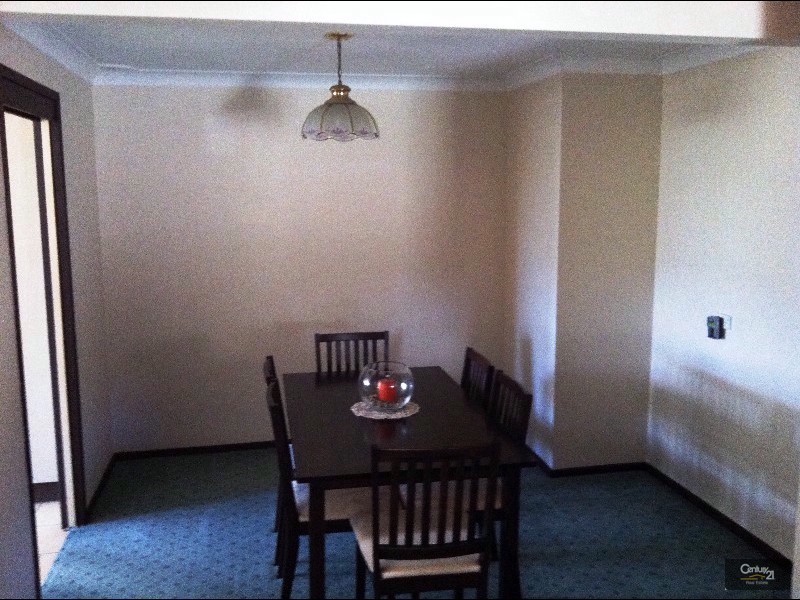 8 Carbora Close, Maryland NSW 2287