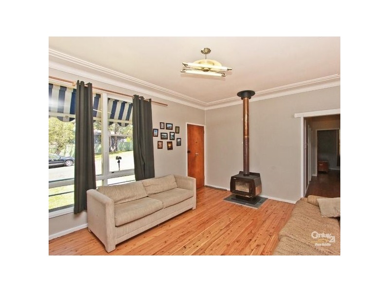 33 Joanne Street, Kotara NSW 2289