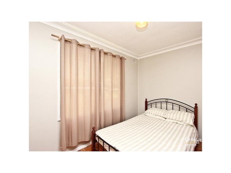 33 Joanne Street, Kotara NSW 2289