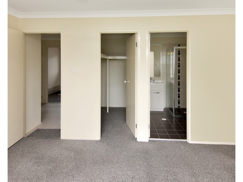 94 Northlakes Drive, Cameron Park NSW 2285