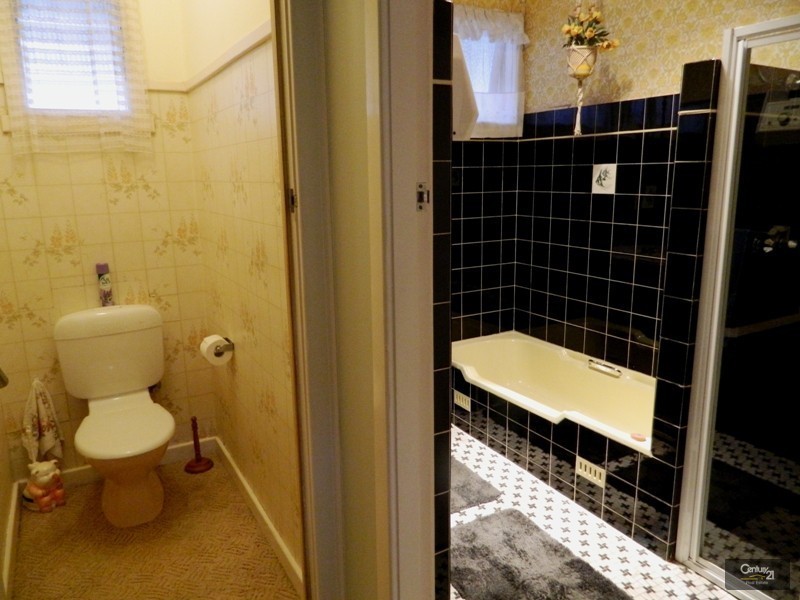 2 Lucas Crescent, Adamstown Heights NSW 2289