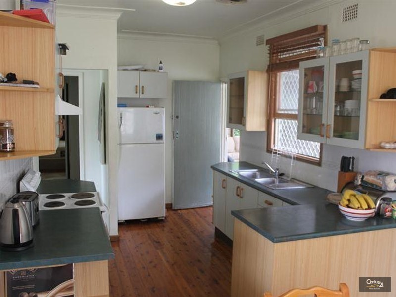 31 Nesca Parade, Cooks Hill NSW 2300