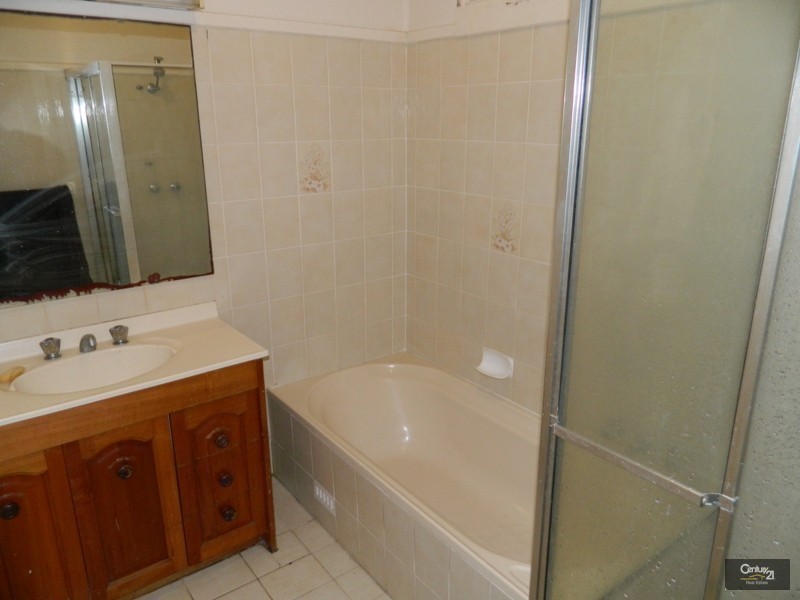 31 Nesca Parade, Cooks Hill NSW 2300