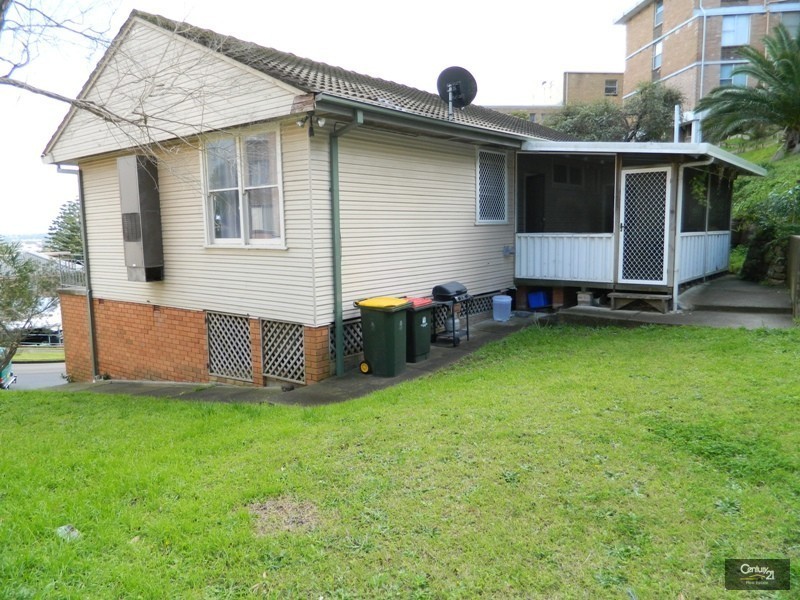 31 Nesca Parade, Cooks Hill NSW 2300