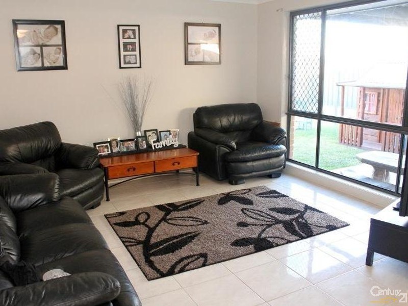 36 Ripon Way, Macquarie Hills NSW 2285