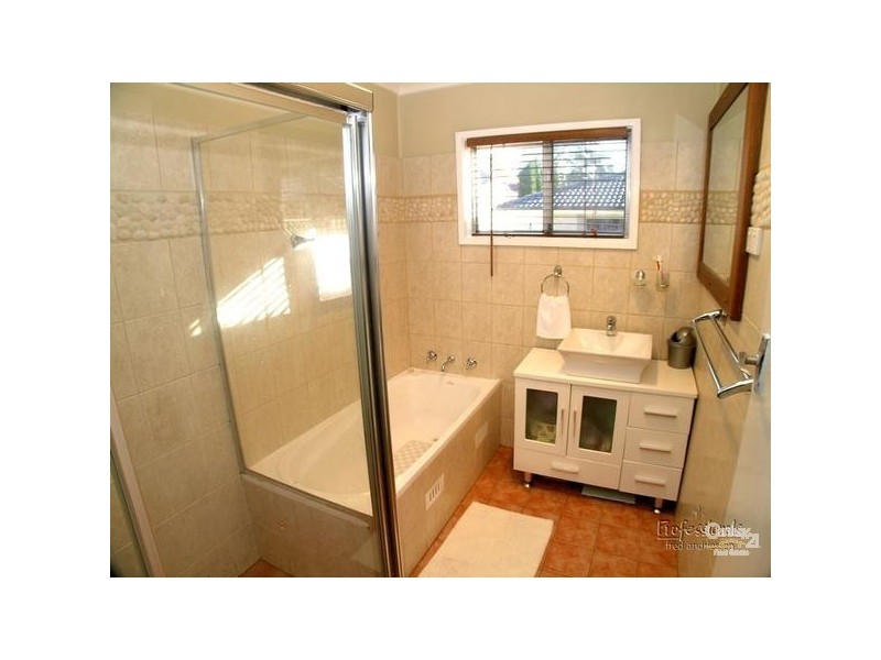 64 Jubilee Road, Elermore Vale NSW 2287
