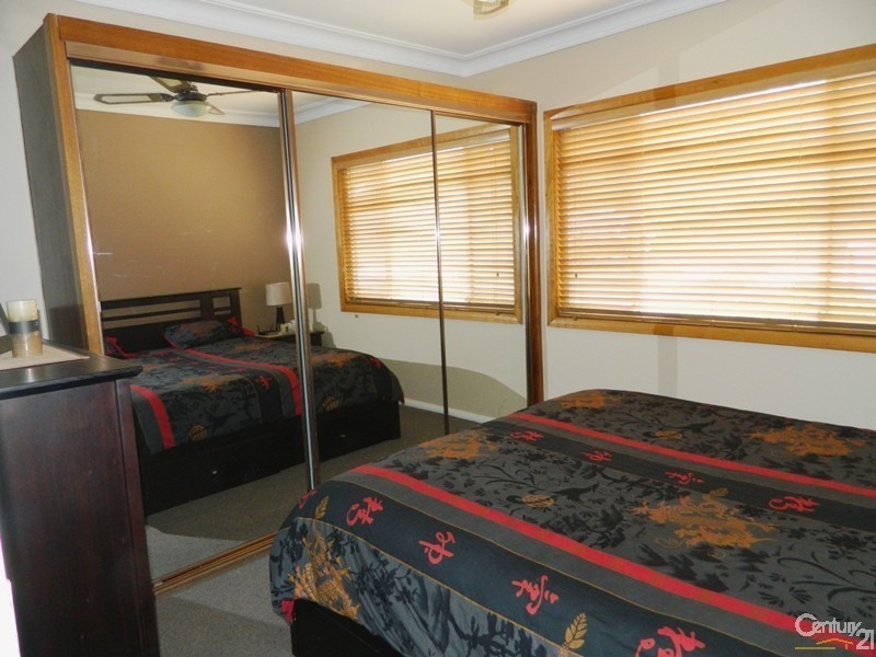 19 Howell Street, Kotara NSW 2289