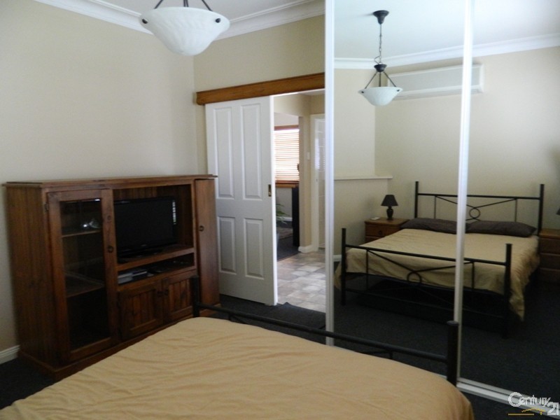 19 Howell Street, Kotara NSW 2289