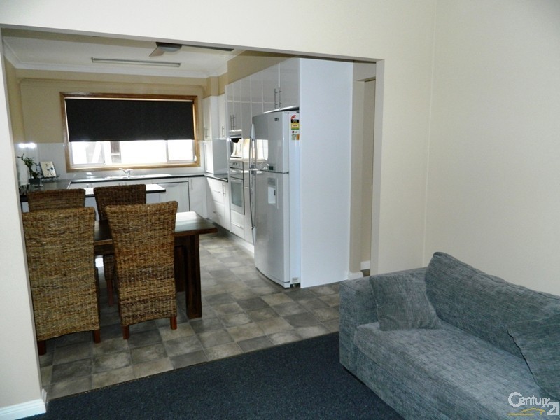 19 Howell Street, Kotara NSW 2289