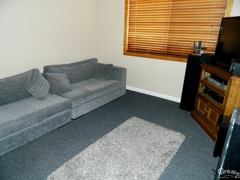 19 Howell Street, Kotara NSW 2289