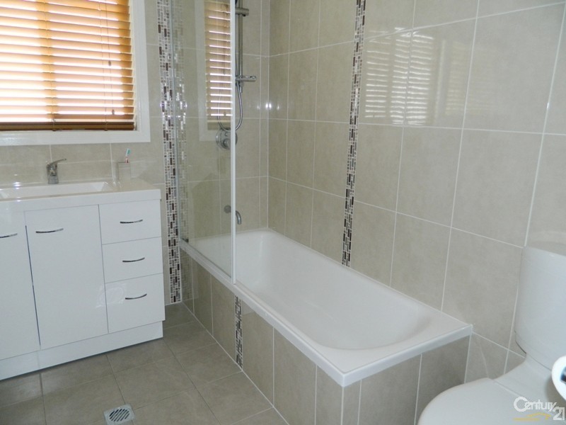 19 Howell Street, Kotara NSW 2289