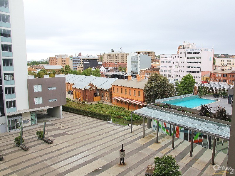 404/4 Honeysuckle Drive, Newcastle NSW 2300