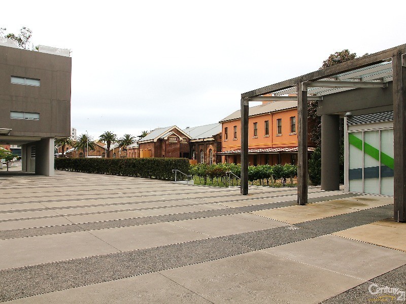 404/4 Honeysuckle Drive, Newcastle NSW 2300