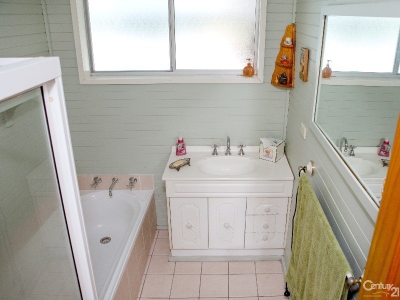 2 Beron Street, Elermore Vale NSW 2287