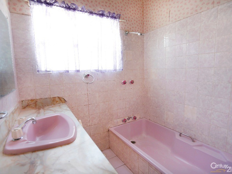 27 Irelands Avenue, Mayfield NSW 2304