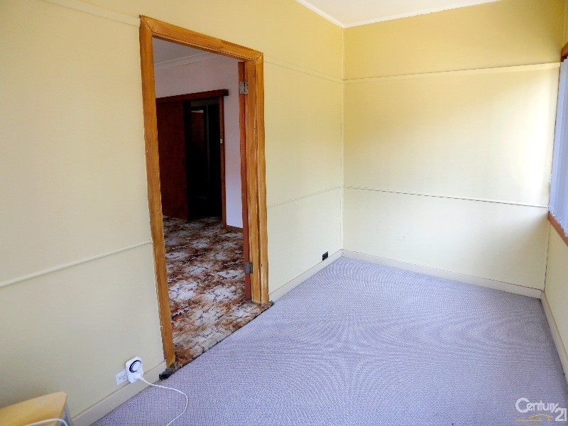 27 Irelands Avenue, Mayfield NSW 2304