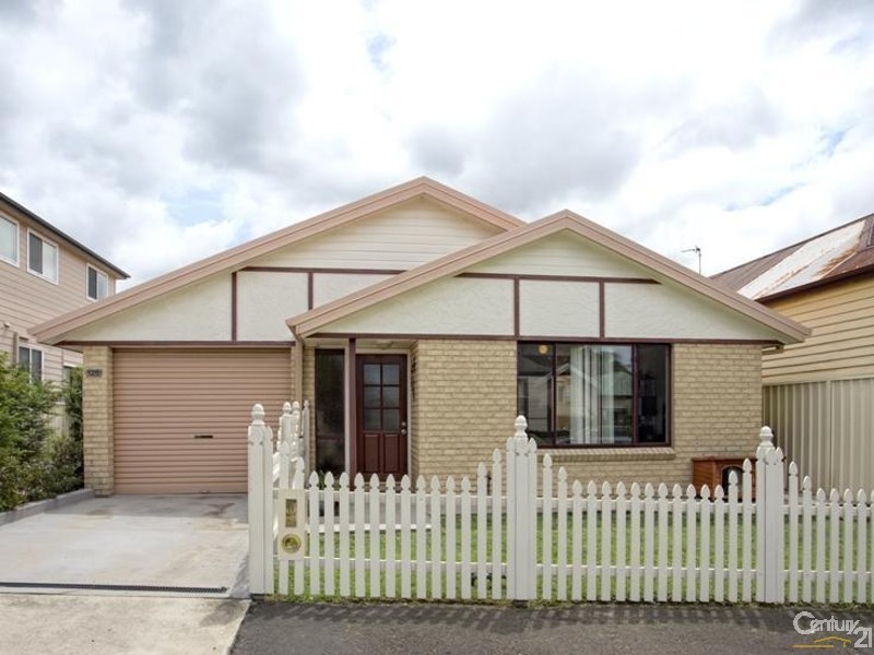 126 Brunker Road, Adamstown NSW 2289