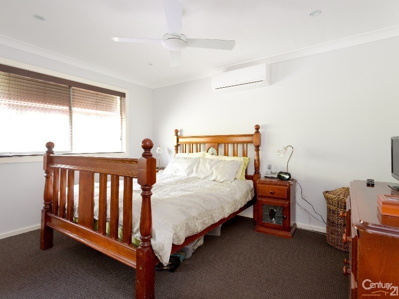 7 Thorn Road, Hamilton North NSW 2292