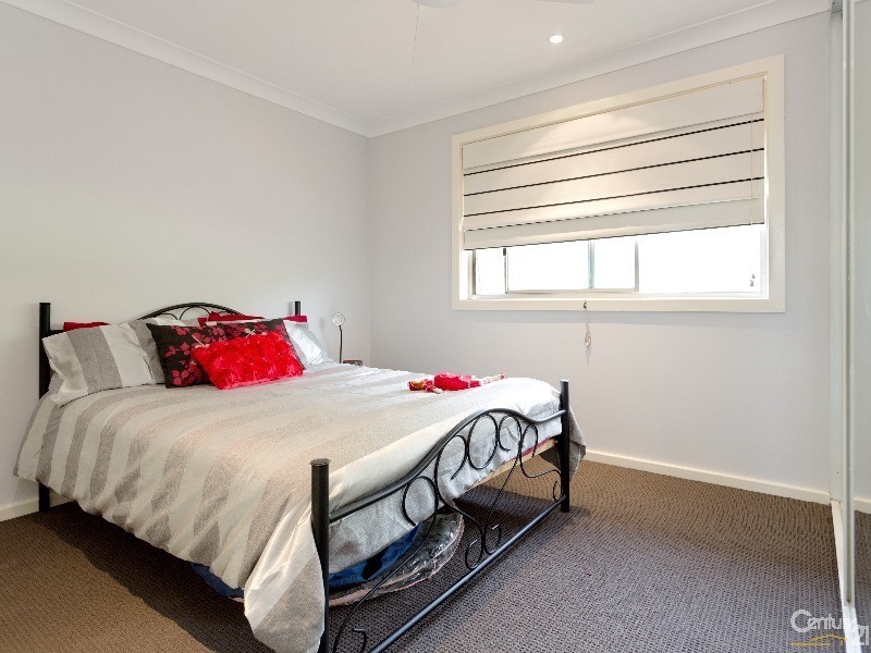 7 Thorn Road, Hamilton North NSW 2292