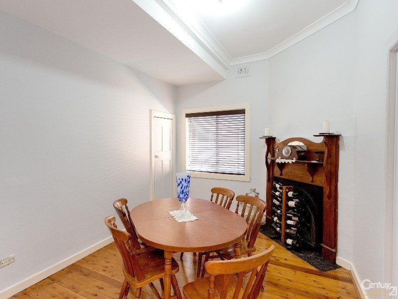 7 Thorn Road, Hamilton North NSW 2292