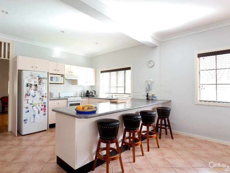 7 Thorn Road, Hamilton North NSW 2292