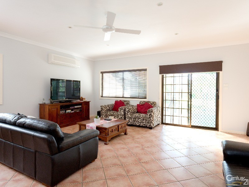 7 Thorn Road, Hamilton North NSW 2292