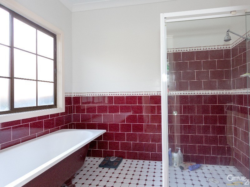 7 Thorn Road, Hamilton North NSW 2292