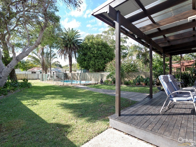 7 Thorn Road, Hamilton North NSW 2292