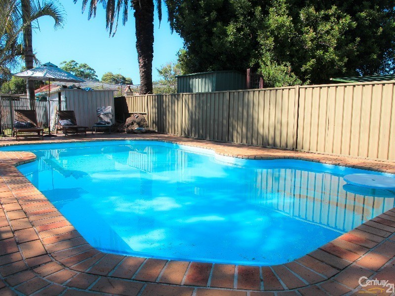 7 Thorn Road, Hamilton North NSW 2292