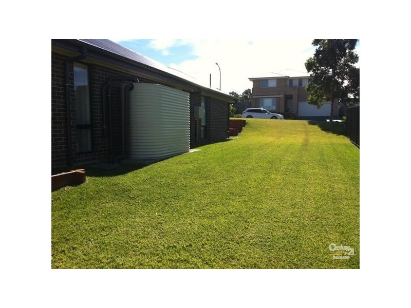 5 Woodbridge Drive, Cameron Park NSW 2285