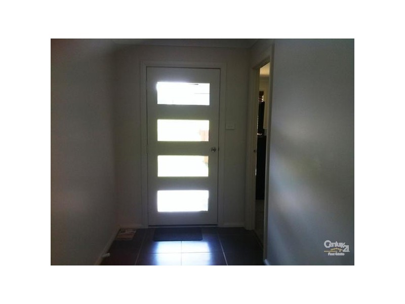 5 Woodbridge Drive, Cameron Park NSW 2285