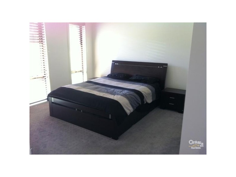 5 Woodbridge Drive, Cameron Park NSW 2285