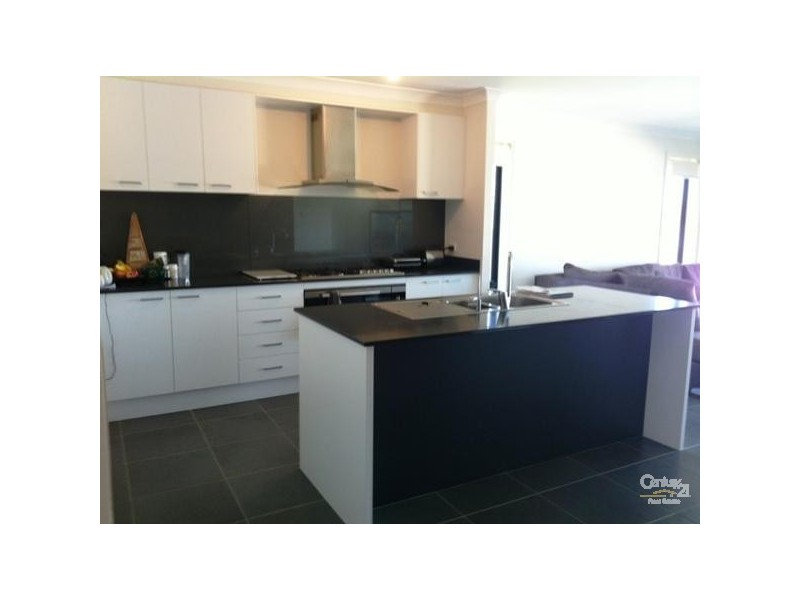 5 Woodbridge Drive, Cameron Park NSW 2285