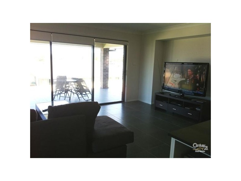 5 Woodbridge Drive, Cameron Park NSW 2285