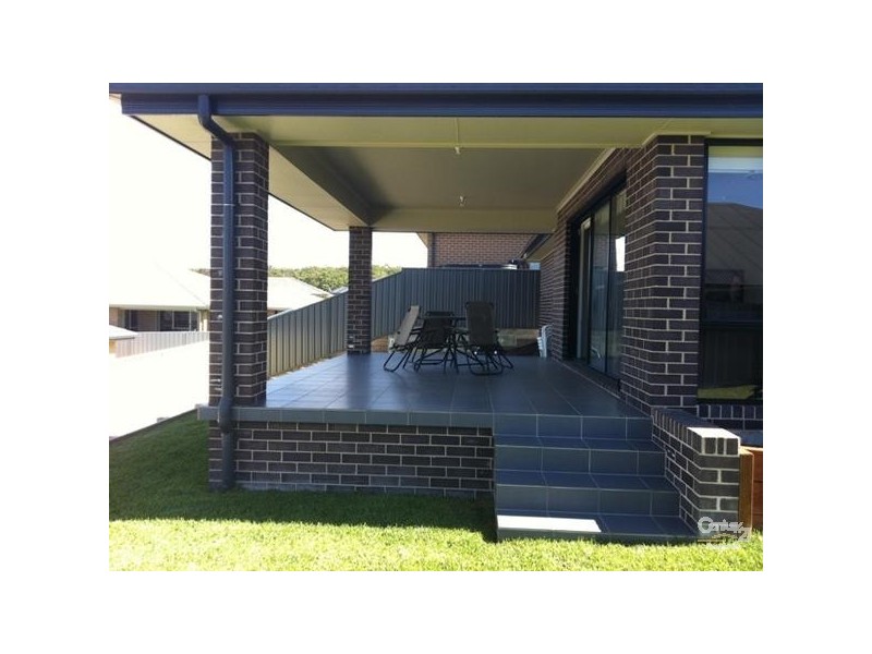 5 Woodbridge Drive, Cameron Park NSW 2285