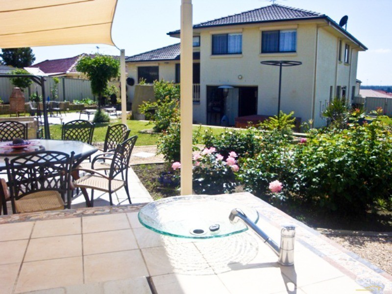 8 Jasmine Way, Thornton NSW 2322