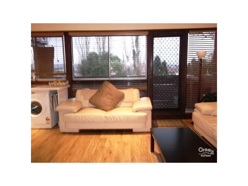 13/90-100 Tyrrell Street, The Hill NSW 2300