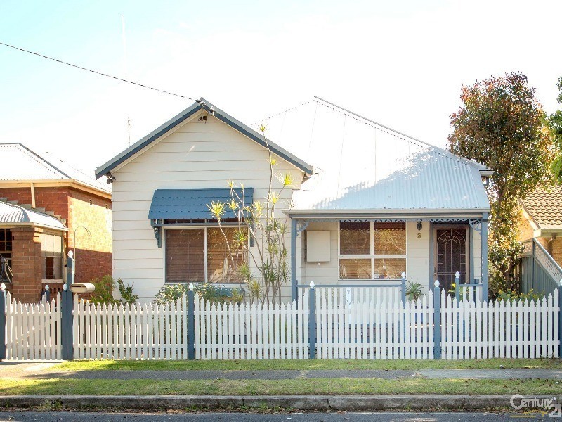 2 Emerald Street, Hamilton North NSW 2292