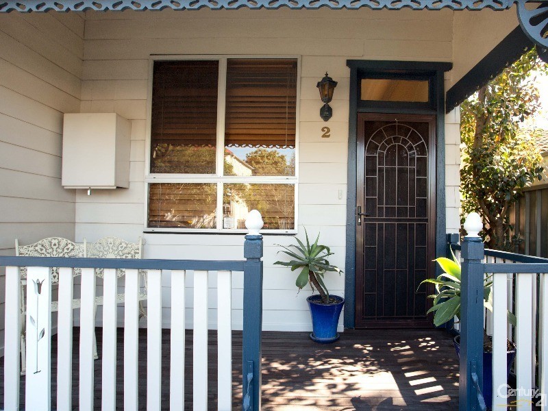 2 Emerald Street, Hamilton North NSW 2292