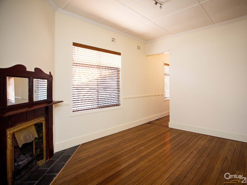 2 Emerald Street, Hamilton North NSW 2292