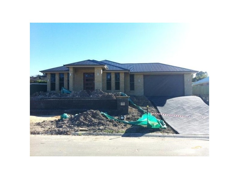 17 Hinchinbrook Close, Ashtonfield NSW 2323