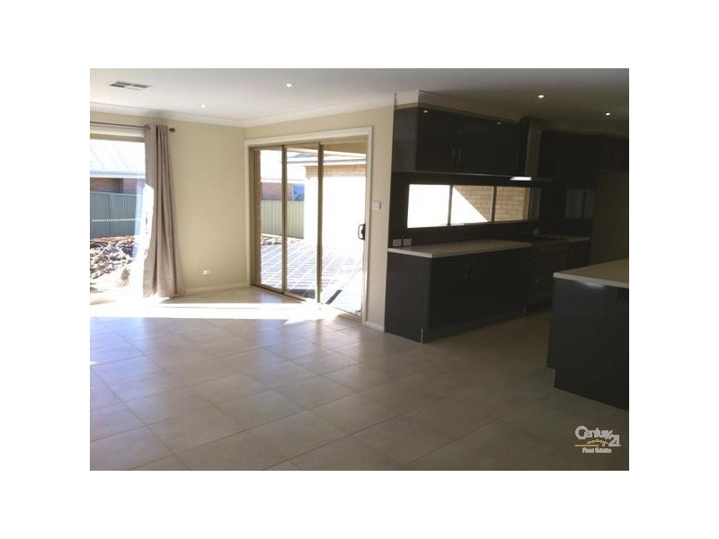 17 Hinchinbrook Close, Ashtonfield NSW 2323