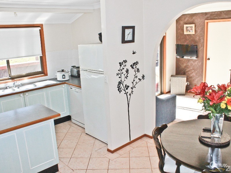 8 Craven Close, Maryland NSW 2287