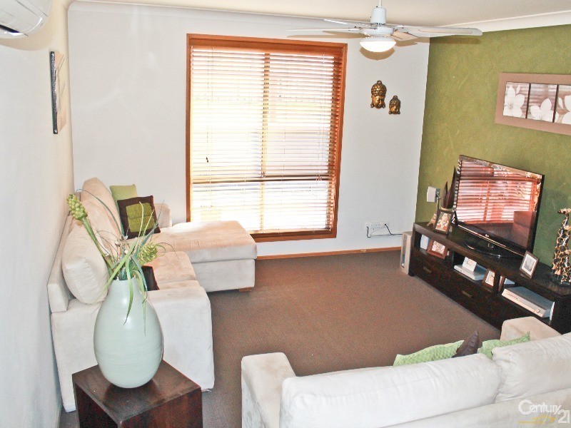 8 Craven Close, Maryland NSW 2287