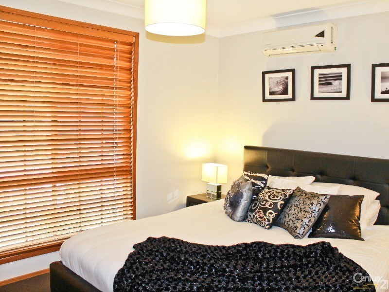 8 Craven Close, Maryland NSW 2287